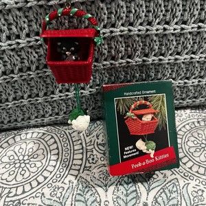 Vtg Hallmark Keepsake Ornament Peek-A-Boo Kittens 1988 Cats Kitty Basket Yarn